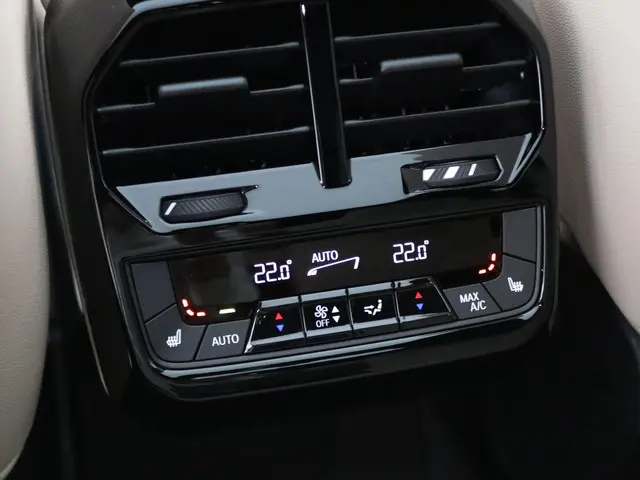 BMW iX xDrive40 2024 Elektrisch 24