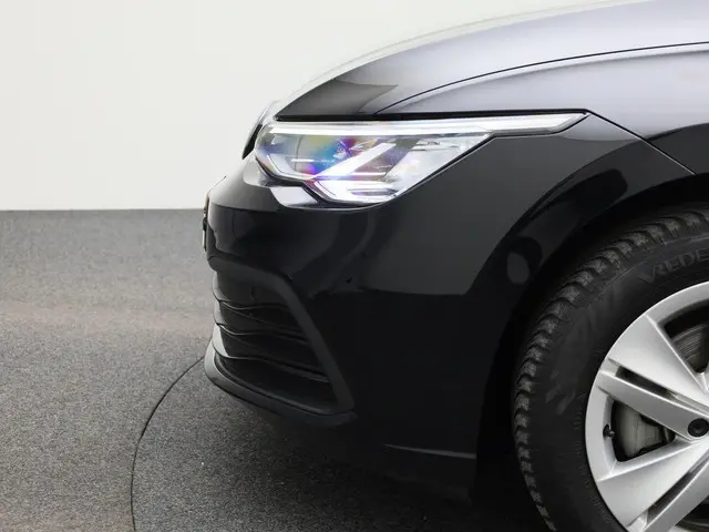 Volkswagen Golf 1.0TSI/110PK Life 2023 Benzine 27