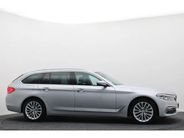 BMW 5 Serie Touring 520i High Executive 2018 Benzine 23