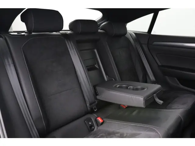 Volkswagen Arteon 1.5 TSI Business R 2019 Benzine 17