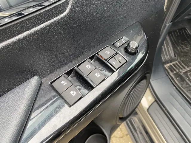 Toyota Hilux 2.8 D-4D Double Cab Invincible 2024 Diesel 23