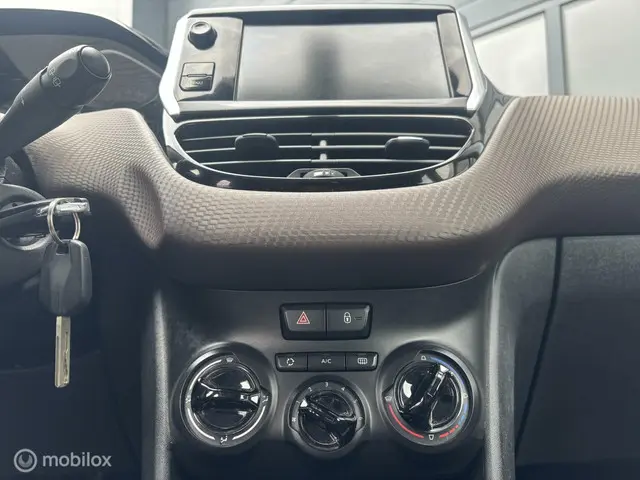 Peugeot 2008 1.6 e-HDi Blue Lease Executive 2014 Diesel 16