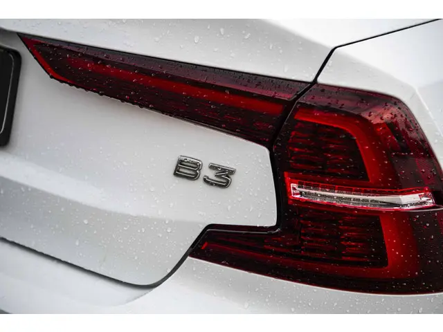 Volvo S60 2.0 B3 R-Design 2021 Benzine 29