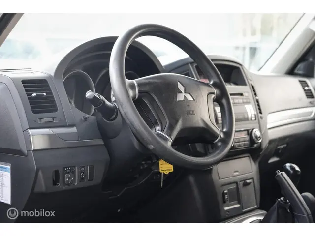 Mitsubishi Pajero 3.2 DI-D Instyle 2013 Diesel 4