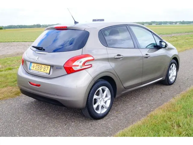 Peugeot 208 1.2 VTi Style 60.000 km 2014 Benzine 3