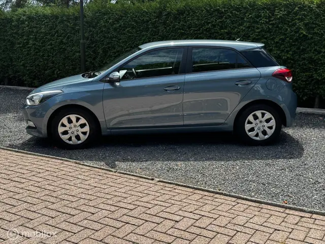Hyundai i20 1.2 HP i-Motion AIRCO/SOUNDSYSTEM 2017 Benzine 2