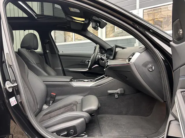 BMW 3 Serie Touring 320e 2024 Hybride Benzine 13