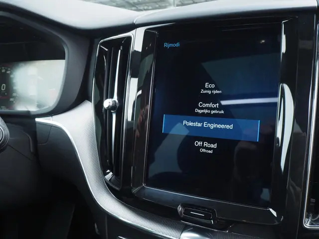 Volvo XC60 2.0 D4 R-Design 2019 Diesel 22