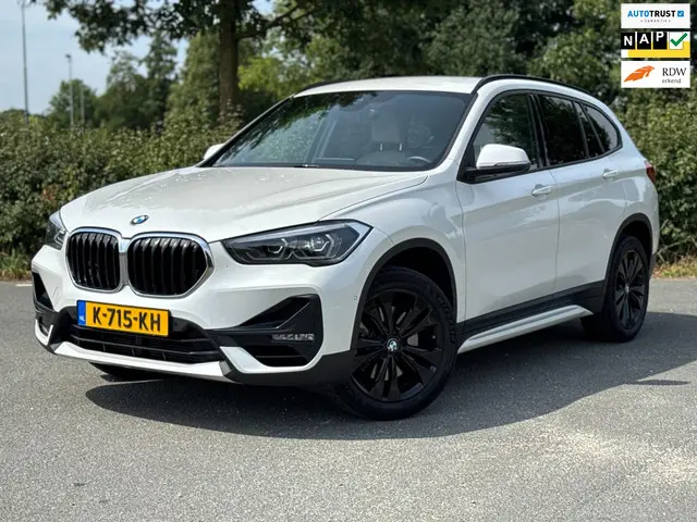 BMW X1 SDrive20i Executive Edition,LEDER,NAP, 2021 Benzine