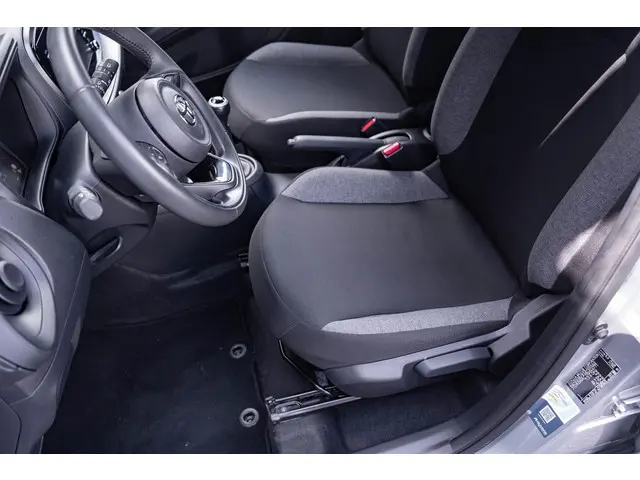 Toyota Aygo X 1.0 VVT-i MT Play 2022 Benzine 27