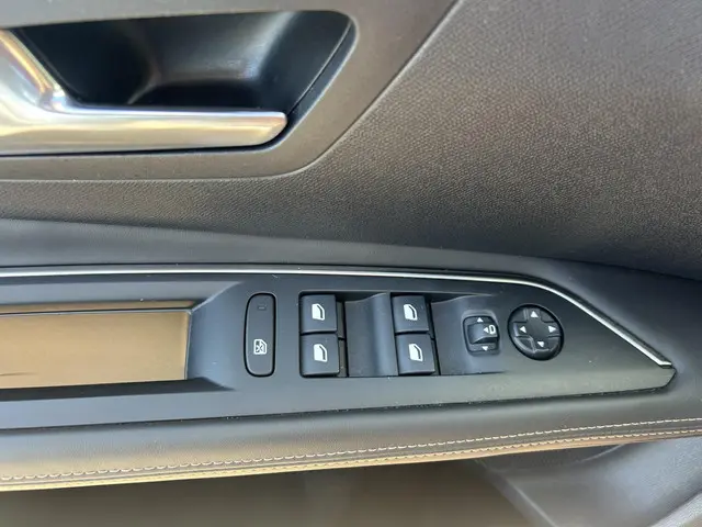 Peugeot 3008 1.2 PureTech GT -Line automaat 2017 Benzine 10