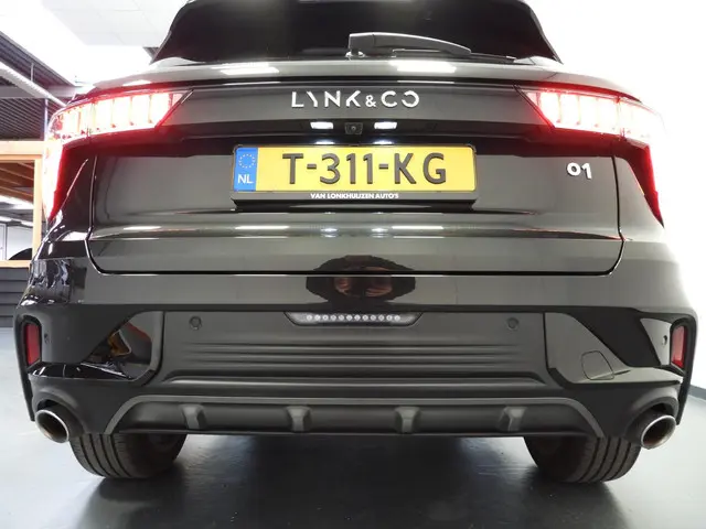 Lynk & Co 01 1.5 PHEV BlackLine 2023 Hybride Benzine 37