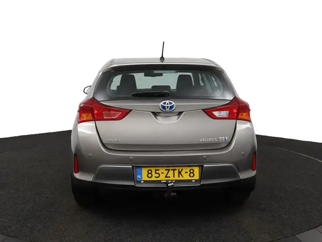 Toyota Auris 1.8 Hybrid Executive 2013 Hybride Benzine 67
