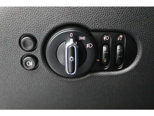 MINI One Mini 1.2 2015 Benzine 25