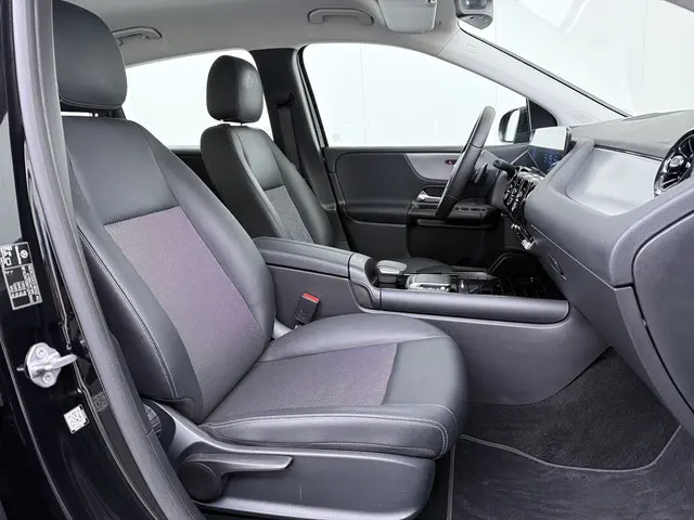 Mercedes-Benz B-Klasse 180 Style 2020 Benzine 37