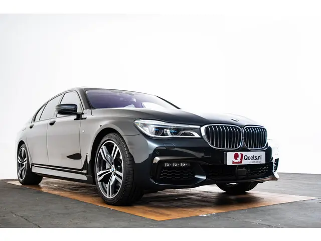 BMW 7 Serie 750i xDrive High Executive 2018 Benzine 45