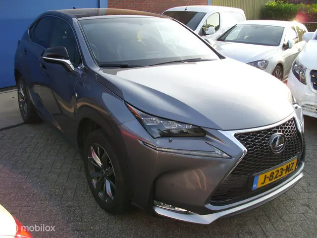 Lexus NX 300h AWD F Sport Line 2016 Hybride Benzine 3