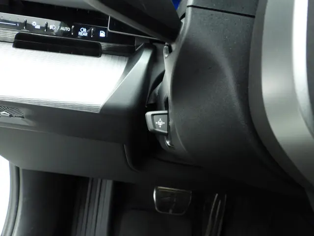 BMW 5 Serie Touring 530e 2024 Hybride Benzine 38