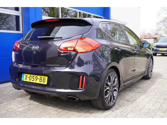 Kia cee'd 1.6 GT 2013 Benzine 6