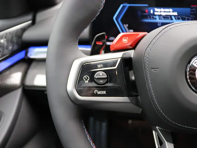 BMW M5 Sedan 2025 Hybride Benzine 21