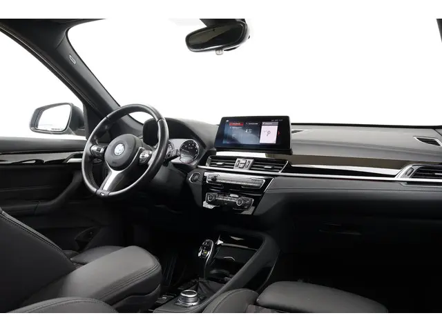 BMW X1 sDrive18i Executive Edition 2020 Benzine 10