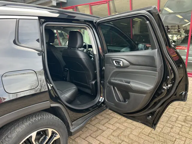 Jeep Compass 1.5T e-Hybrid Limited 2023 Hybride Benzine 32