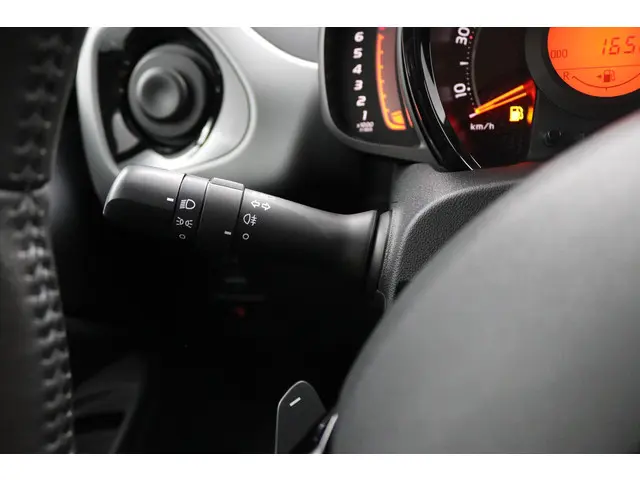 Toyota Aygo 1.0 VVT-i x-play 2021 Benzine 29