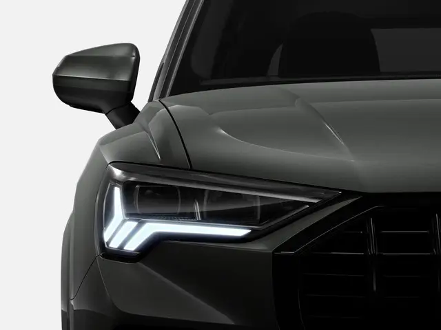 Audi Q3 S edition Competition 35 TFSI 150 PK 2024 Benzine 5
