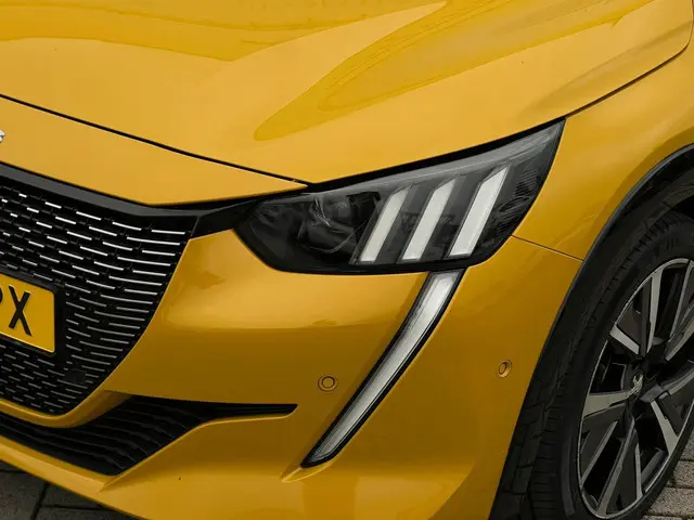 Peugeot 208 1.2 PureTech GT-Line 2020 Benzine 27