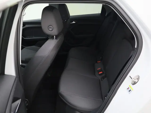 Audi A1 Sportback 35 TFSI/150PK S Line 2021 Benzine 18
