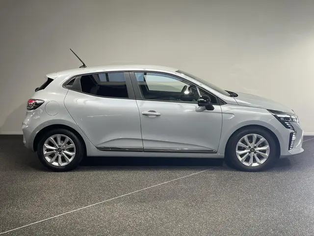 Renault Clio 1.0 TCe 90 GPF evolution 2024 Benzine 16