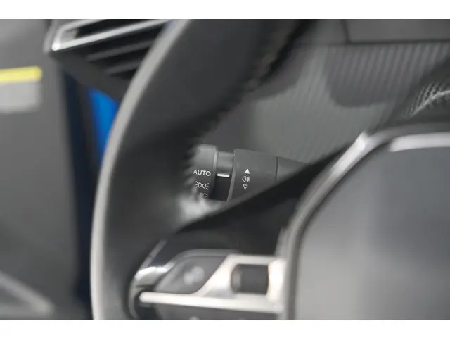 Peugeot 2008 PureTech 130 Allure 2020 Benzine 35