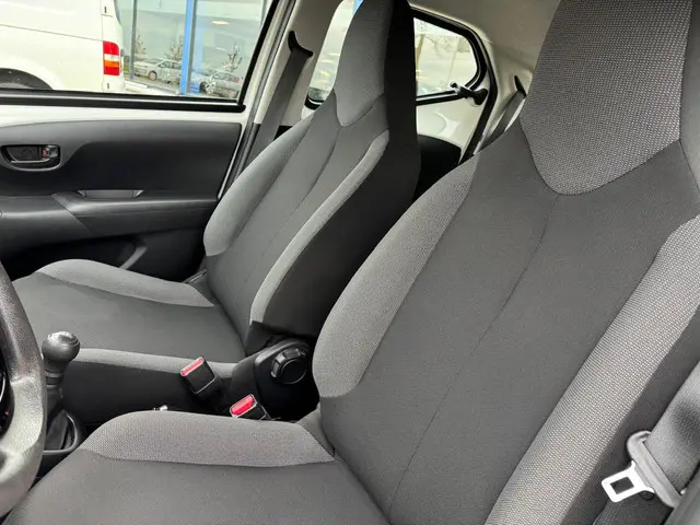 Toyota Aygo 1.0 VVT-i x-fun 2019 Benzine 6