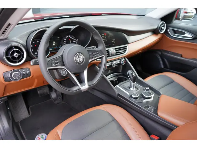 Alfa Romeo Giulia 2.0T Super 2018 Benzine 16