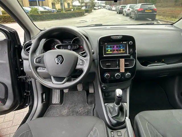 Renault Clio 0.9 TCe 90pk Limited 2019 Benzine 6
