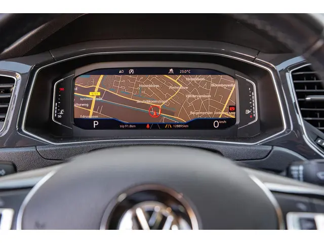 Volkswagen T-Roc 2.0 TSI 4Motion Sport 2018 Benzine 19