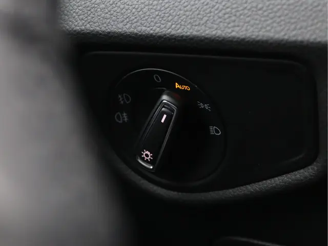 Volkswagen Touran 1.5 TSI Highline 7-zits 2023 Benzine 39