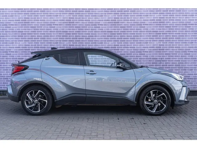 Toyota C-HR 2.0 Hybrid Bi-Tone 2020 Hybride Benzine 13