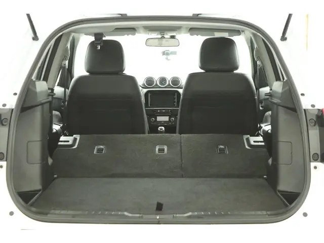 Suzuki Vitara 1.6 High Executive 2015 Benzine 26