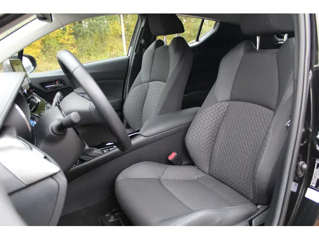 Toyota C-HR 1.8 Hybrid Dynamic 2023 Hybride Benzine 9