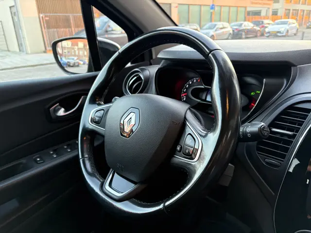 Renault Captur 1.2 TCe Bose 2019 Benzine 12