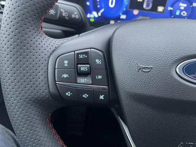 Ford Kuga 2.5 PHEV ST-Line X 2024 Hybride Benzine 10
