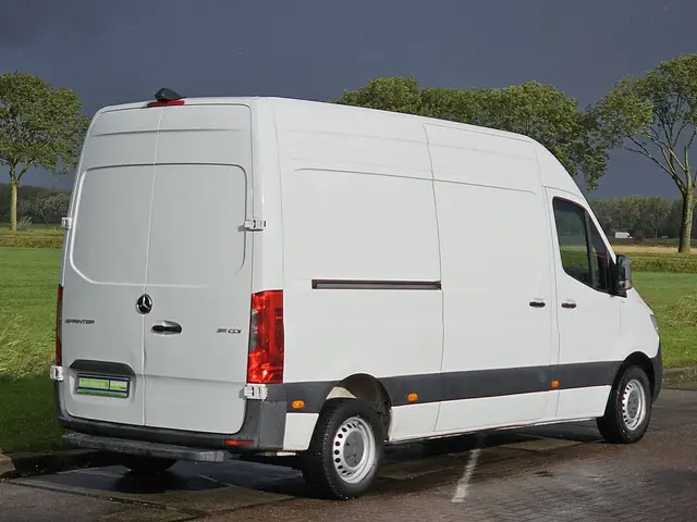 Mercedes-Benz Sprinter 311 2018 Diesel 3