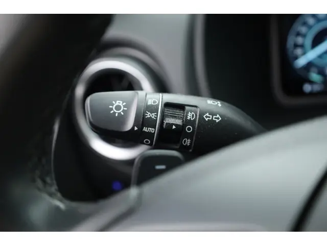 Hyundai Kona 1.6 GDI HEV Fashion 2022 Hybride Benzine 10