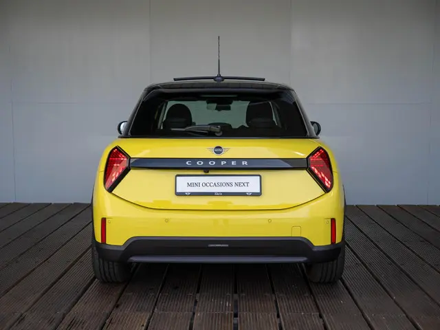 MINI 5-Deurs C 2025 Benzine 5