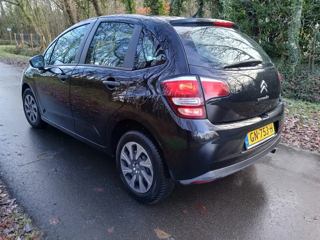 Citroën C3 1.0 PureTech Attraction 2015 Benzine 2