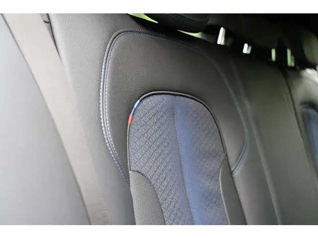 BMW 1 Serie 116i High Executive 2022 Benzine 21