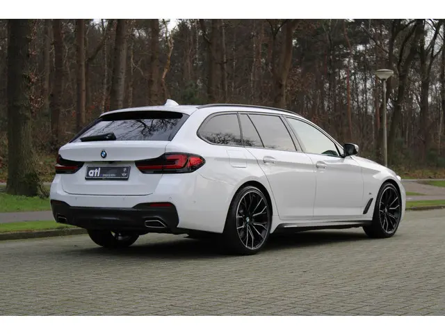 BMW 5 Serie Touring 520i 2022 Benzine 7