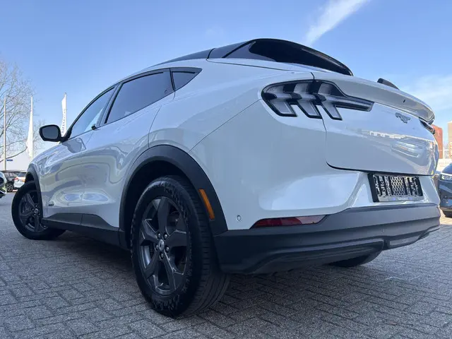 Ford Mustang Mach-E RWD 75 kWh 2023 Elektrisch 5