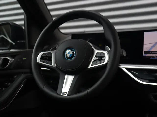 BMW X5 xDrive50e 2025 Hybride Benzine 41